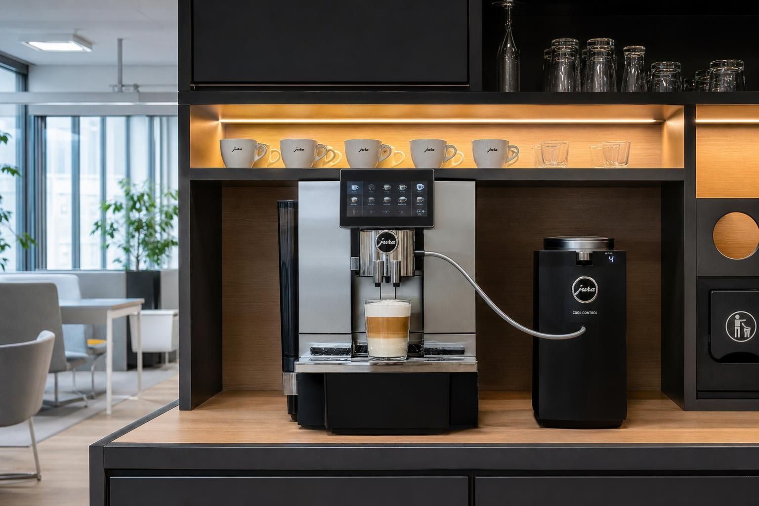 découvrez les avantages et inconvénients des machines à boissons lactées avec frigo intégré pour le bureau, et comment choisir l'option idéale pour vos pauses café.