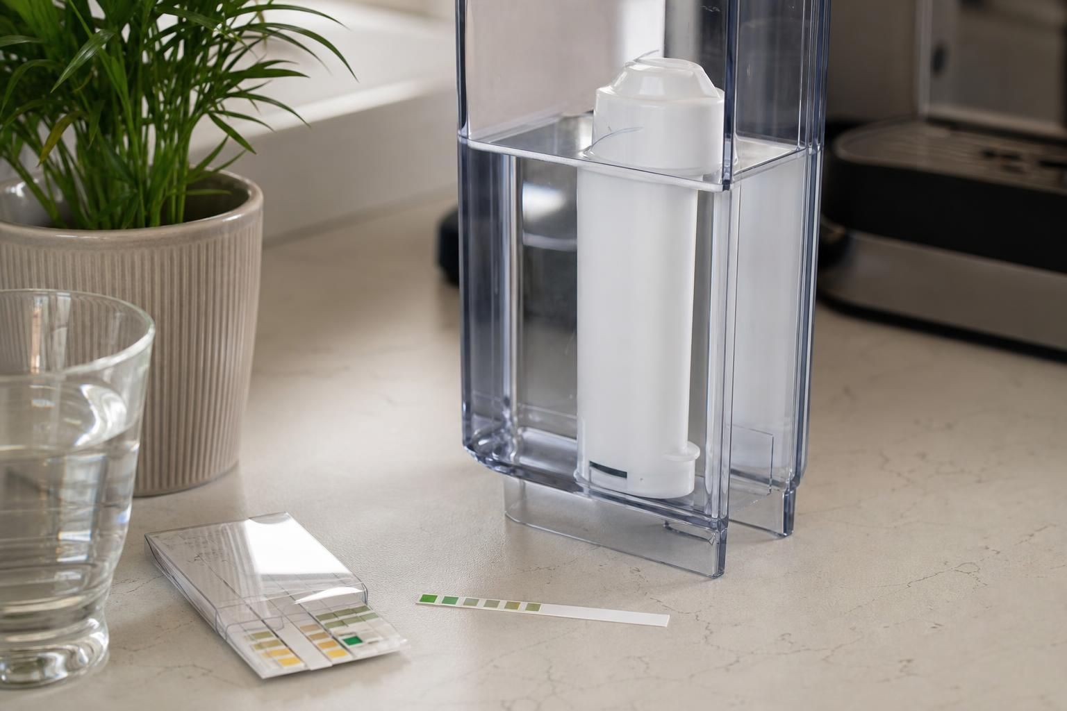 découvrez comment le filtre claris smart+ protège efficacement votre machine du calcaire, prolongeant sa durée de vie et améliorant ses performances.